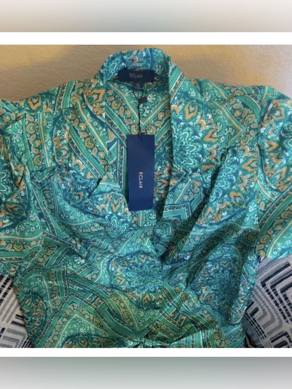 Eclair Women's Green Paisley satin Tie front collared Short sleeve blouse size S